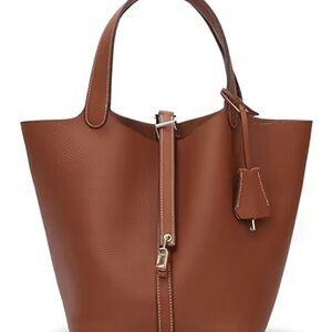 Elegant Tan Leather Handbag